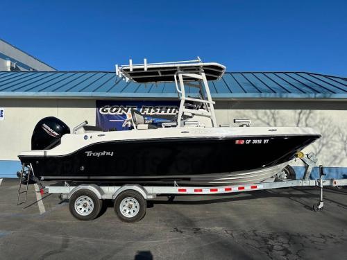 Bayliner 3200 recensioner och tekniska specifikationer
